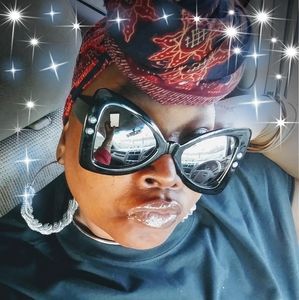 Meet your Posher, Pam